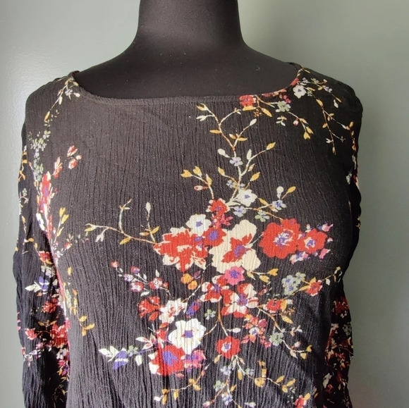 Miami Floral 3/4 sleeve Top - Picture 2 of 5